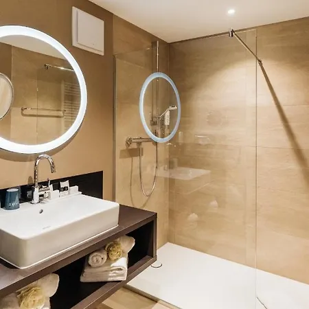 Court Hotel 4*
