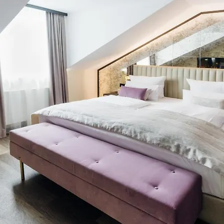 Court 4* Lichtenau/Westfalen