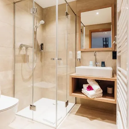 Hotel Court 4*