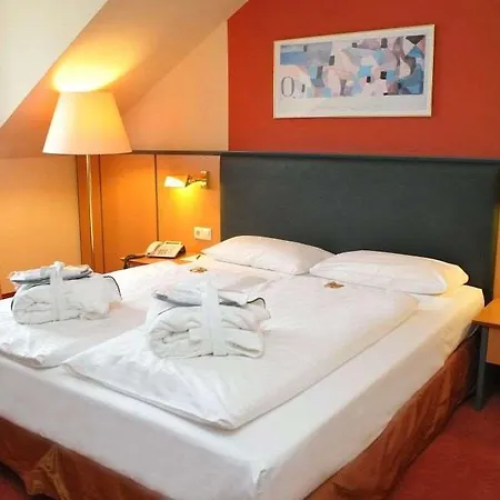 Court Hotel