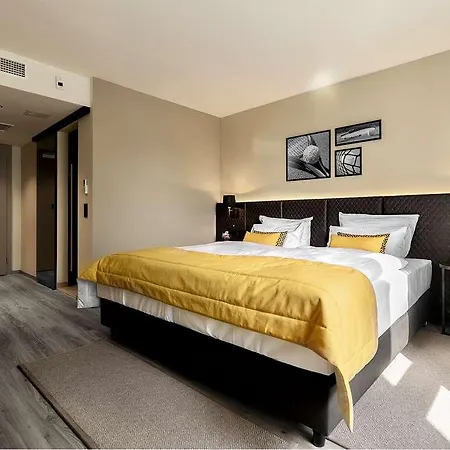 Hotel Court 4*
