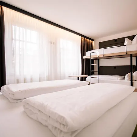 Hotel Court 4*