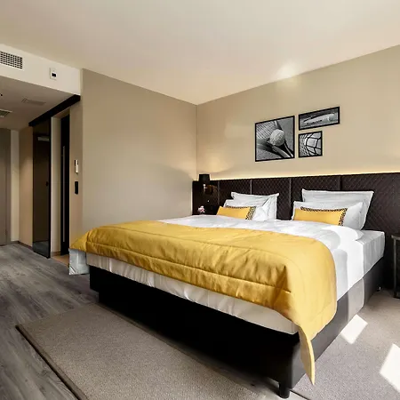 Court Hotel 4*