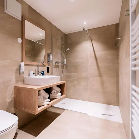 Hotel Court 4*