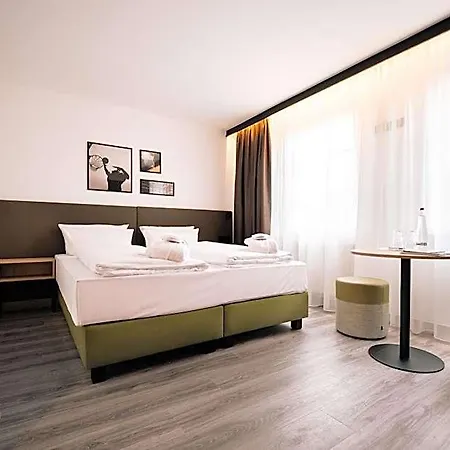 Otel Court