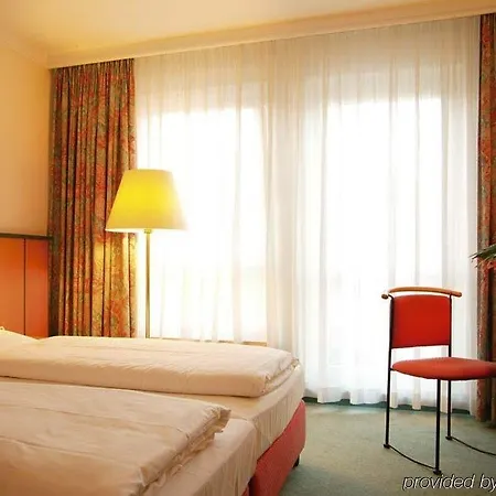 Court Hotel