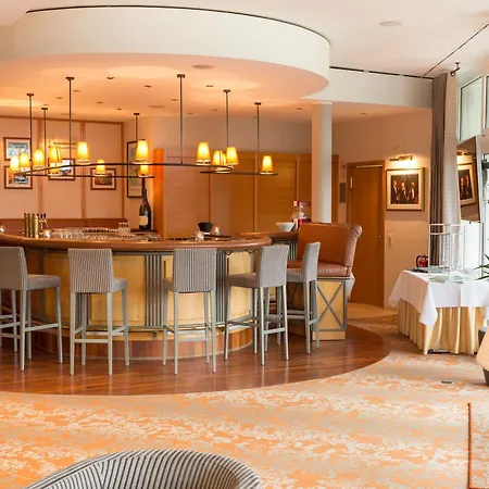 Court Hotel