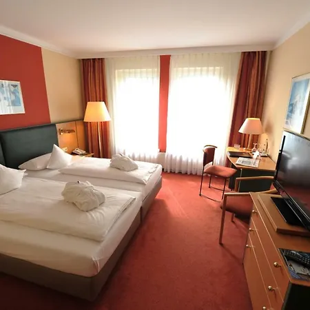 Court Hotel 4*
